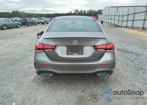 2019 Mercedes-Benz A 220 4Matic z USA, uszkodzony, nr VIN WDD3G4FB8KW002738